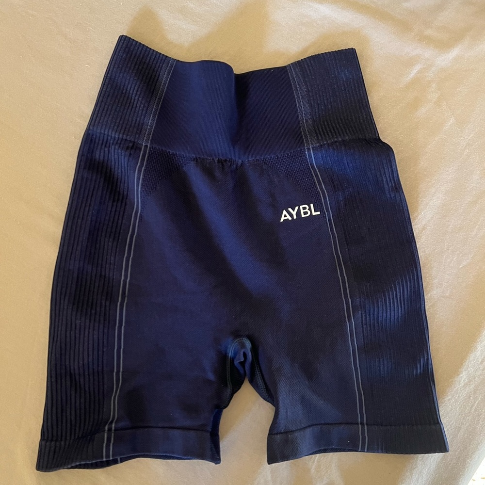 beaybl seamless shorts